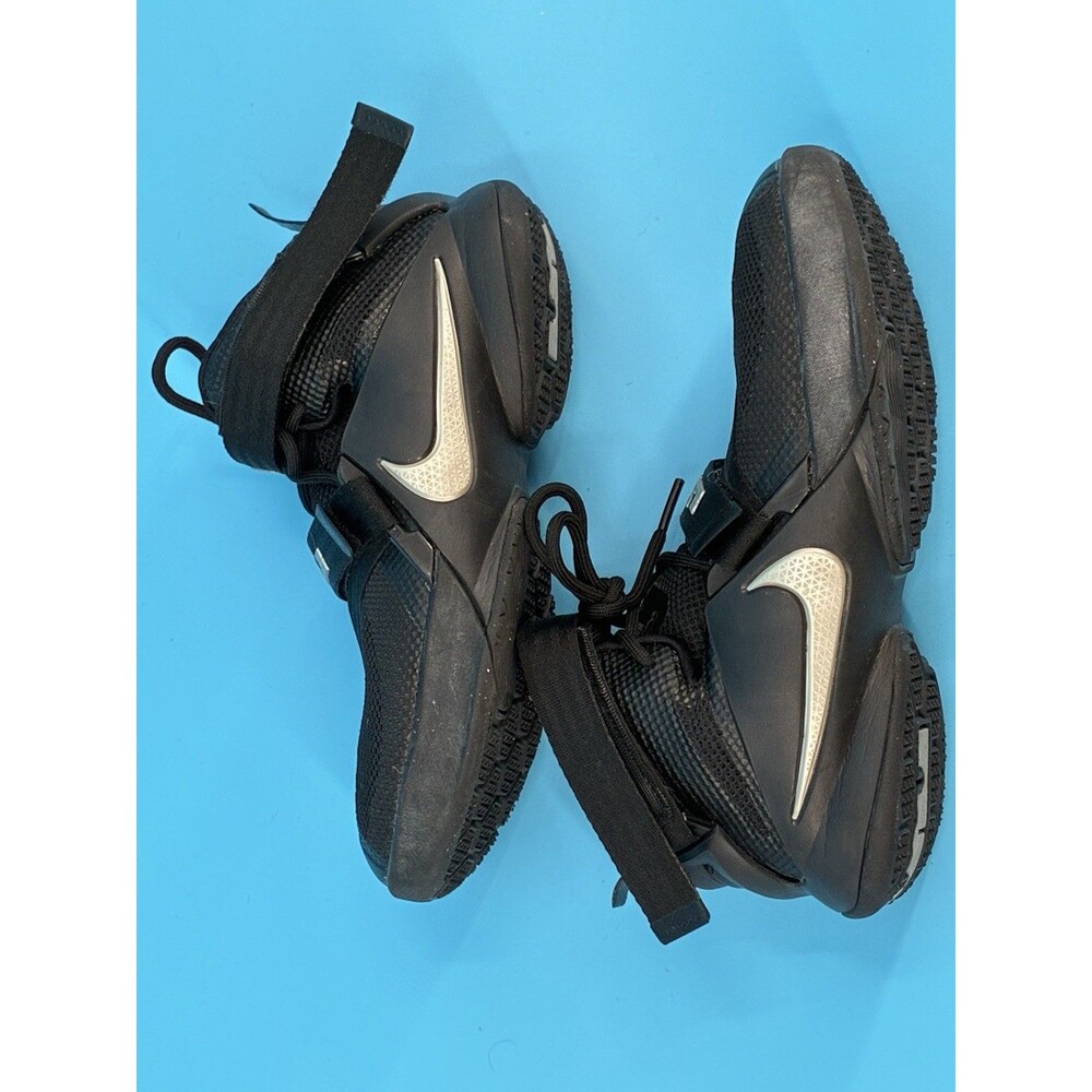 Nike LeBron Soldier 9 GS Black Metallic Silver Basketball Shoes 3.5Y 776471-001